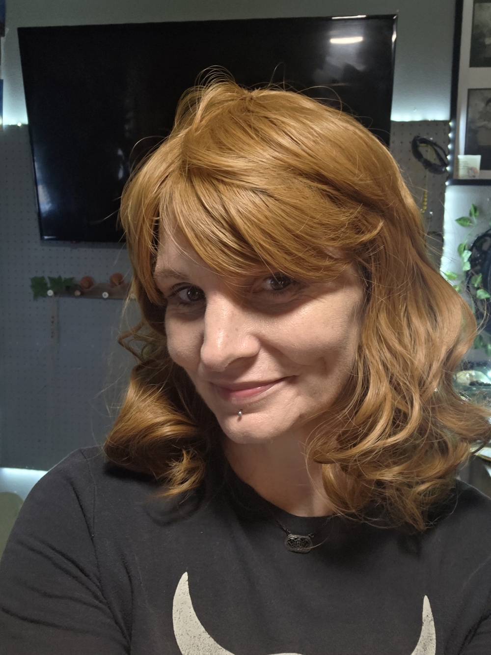 Stylish Women’s Wavy Wig in Warm Copper